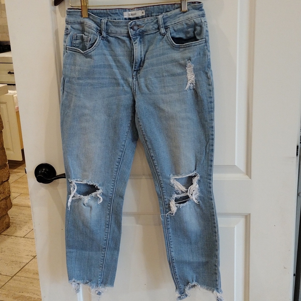 Cello Jeans Light Distressed Wash Size 9 Juniors Cropped Raw Hem